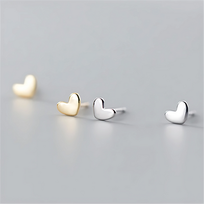 LILY™ | Boucles d’Oreilles Clous Cœurs