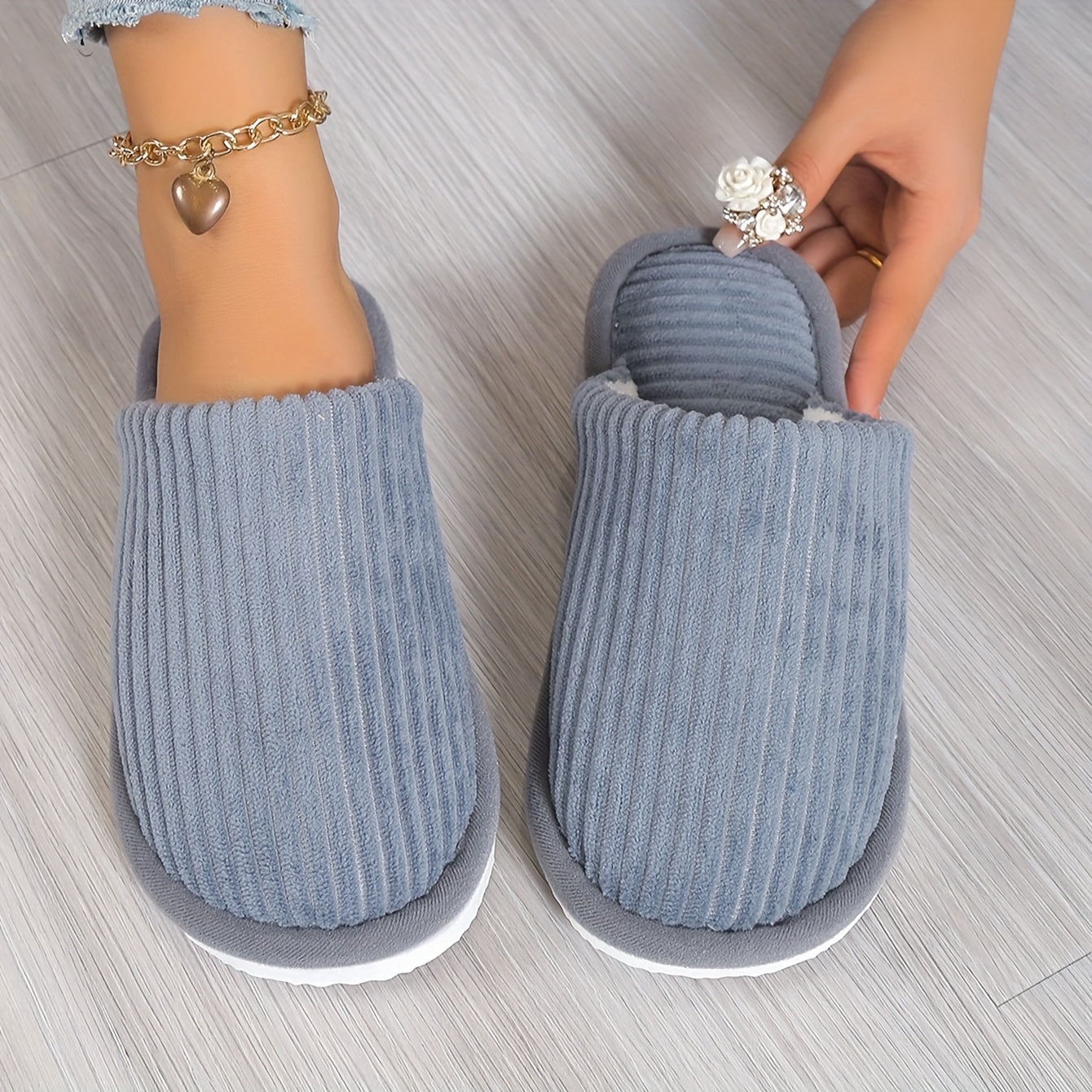 Nora™ | Chaussons rayés